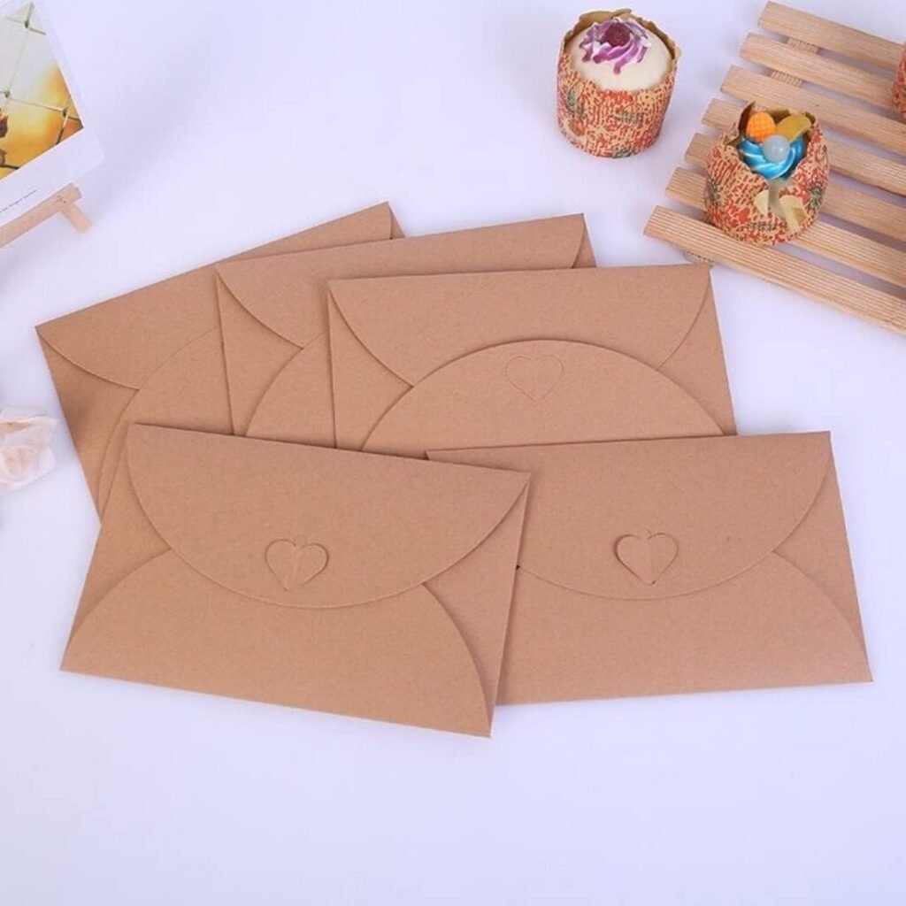 50 Pcs Gift Card Envelopes, 4 x 2.8 Inch Gift Card Holders, Mini Kraft Paper Envelopes with Heart Shaped Clasp for Gift Card, Note Cards, Business Card, Greeting Cards, Wedding and Party Invitation